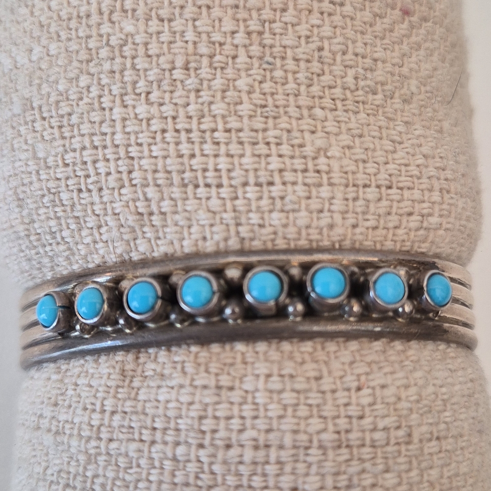 Vintage Navajo Turquoise and Sterling Silver Child's Sized Bracelet 9.4g